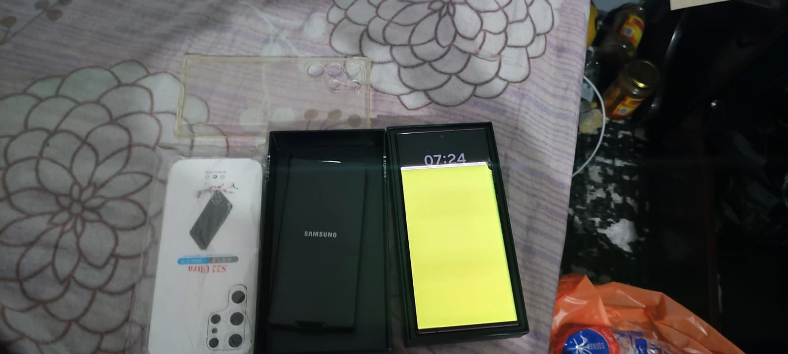 Samsung galaxy s22 ultra display demand
