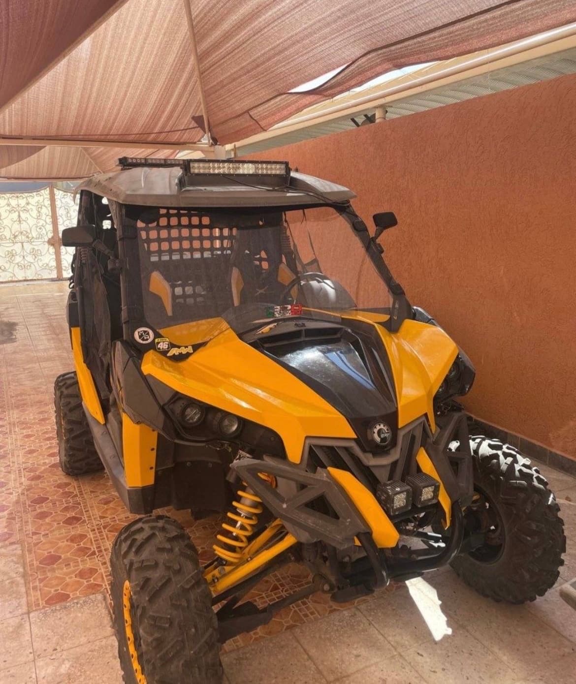 كانام مافريك xrs 1000R موديل 2014 عليه قزوز hmf ومعاوناته فوكس ماشي 235 ساعه وعليه اكسسوارات