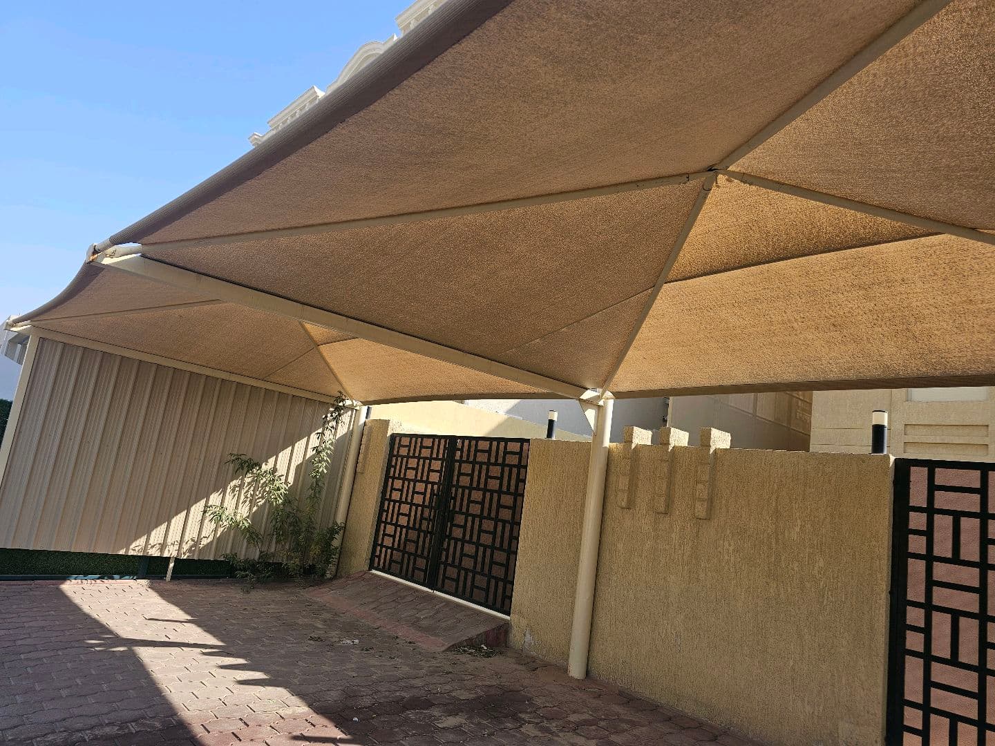 للبيع مظلة سيارات اسبانية