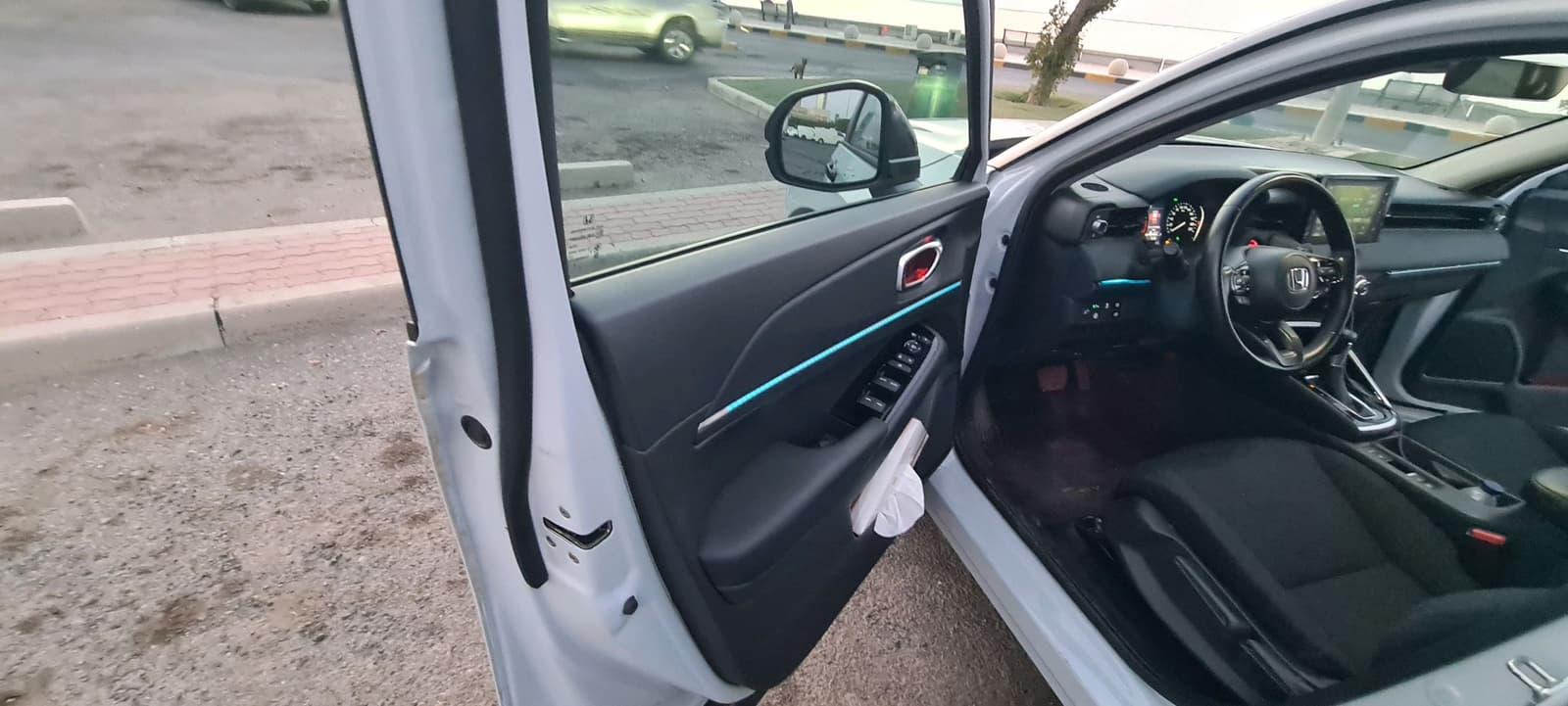 للبيع سيارة هوندا hrv